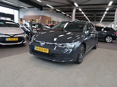 Volkswagen Golf - 1.0 eTSi 110pk DSG Life 5-drs. KEYLESS/CAMERA/WINTERPACK/CARPLAY/17INCH