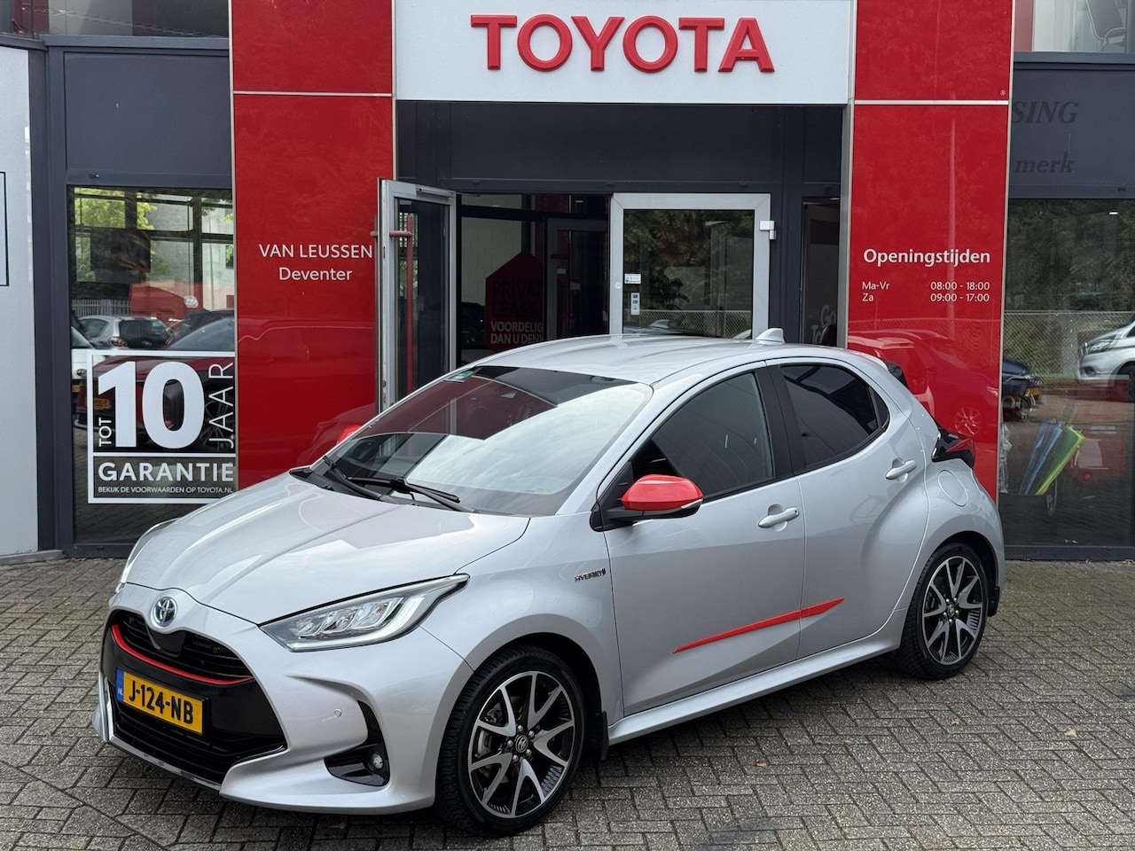 Toyota Yaris - 1.5 Hybrid Executive NL-AUTO PRK SENSOR V+A HUD JBL NAVI AFN TREKHAAK BLIND SPOT - AutoWereld.nl