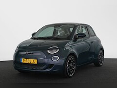 Fiat 500e - La Prima 42 kWh Pano Leder Stoelverwarming Camera Navigatie SOH 92%