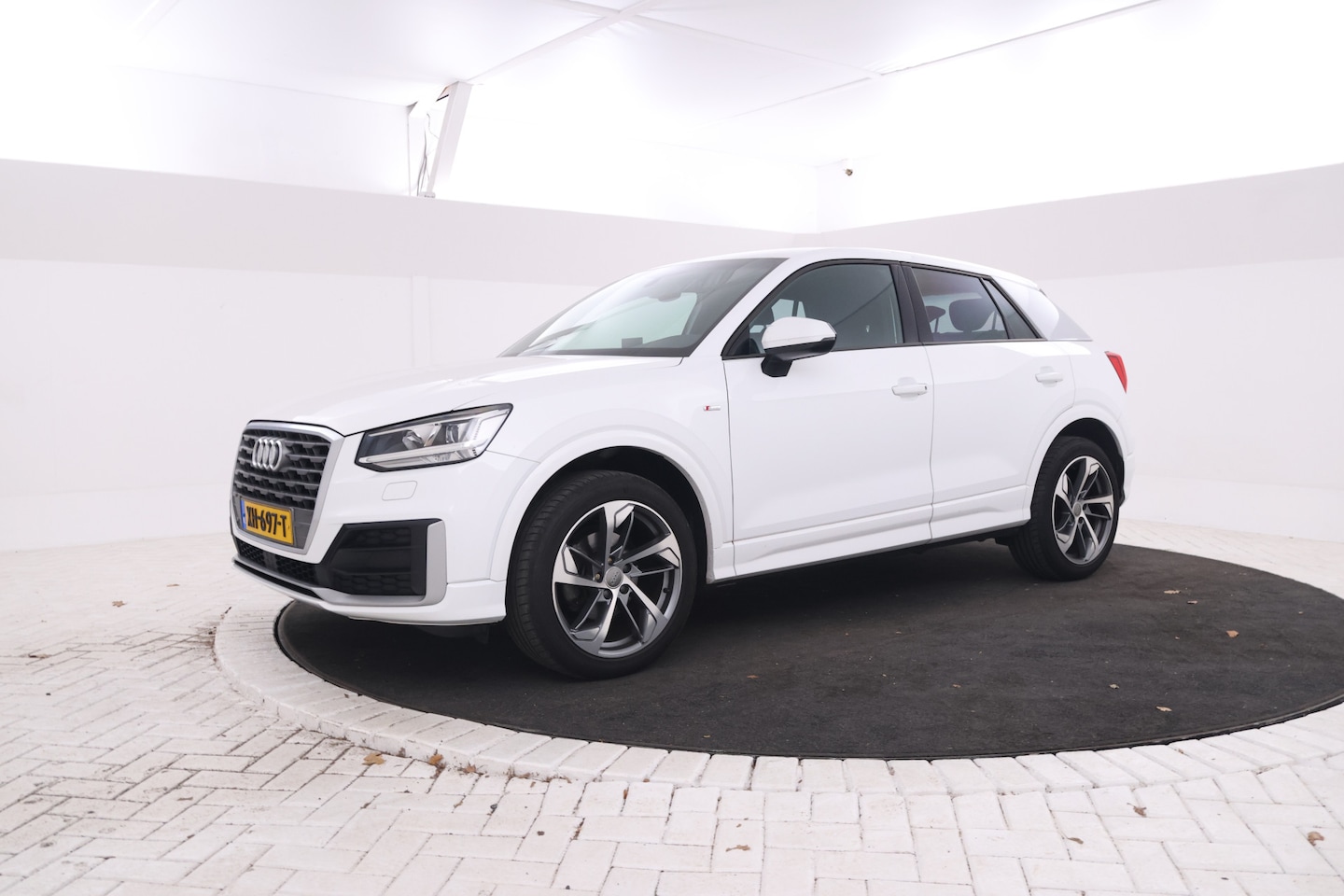 Audi Q2 - 30 TFSI Sport S-line! Leer, Alles in kleur! - AutoWereld.nl