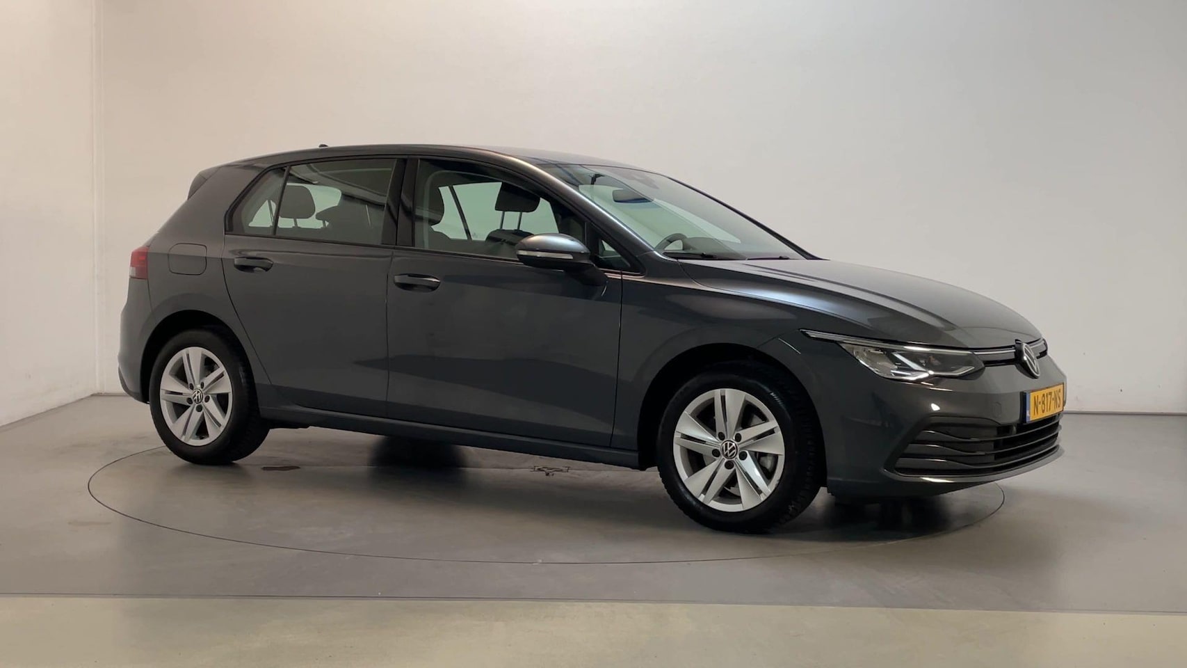 Volkswagen Golf - 1.0 eTSI DSG Life Virtual Cockpit Navigatie Sfeerverlichting Parkeersensoren - AutoWereld.nl