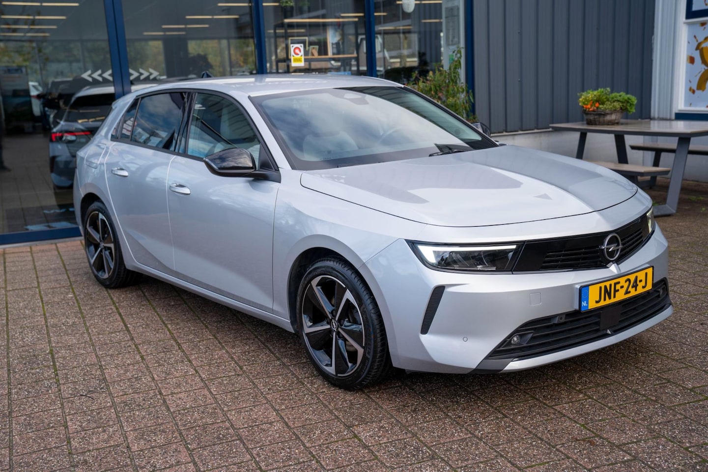 Opel Astra - 1.2T Innovation Automaat|Prijs rijklaar incl 12 mnd garantie| Camera Stoel/stuur/Voorruitv - AutoWereld.nl