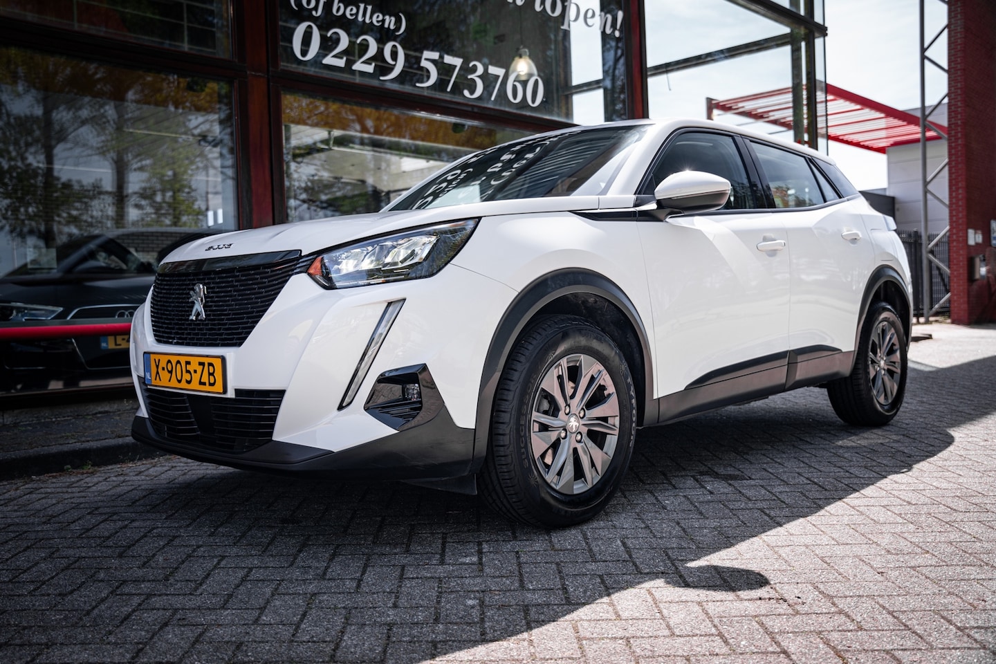 Peugeot 2008 - 1.2 PureTech Allure | Cruise Control | Android Auto | DAB+ | Bluetooth telefoon | Airco | - AutoWereld.nl