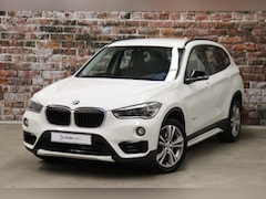 BMW X1 - sDrive20i Executive Sport Line Automaat / Navigatie / Parkeersensoren voor+achter / Cruise