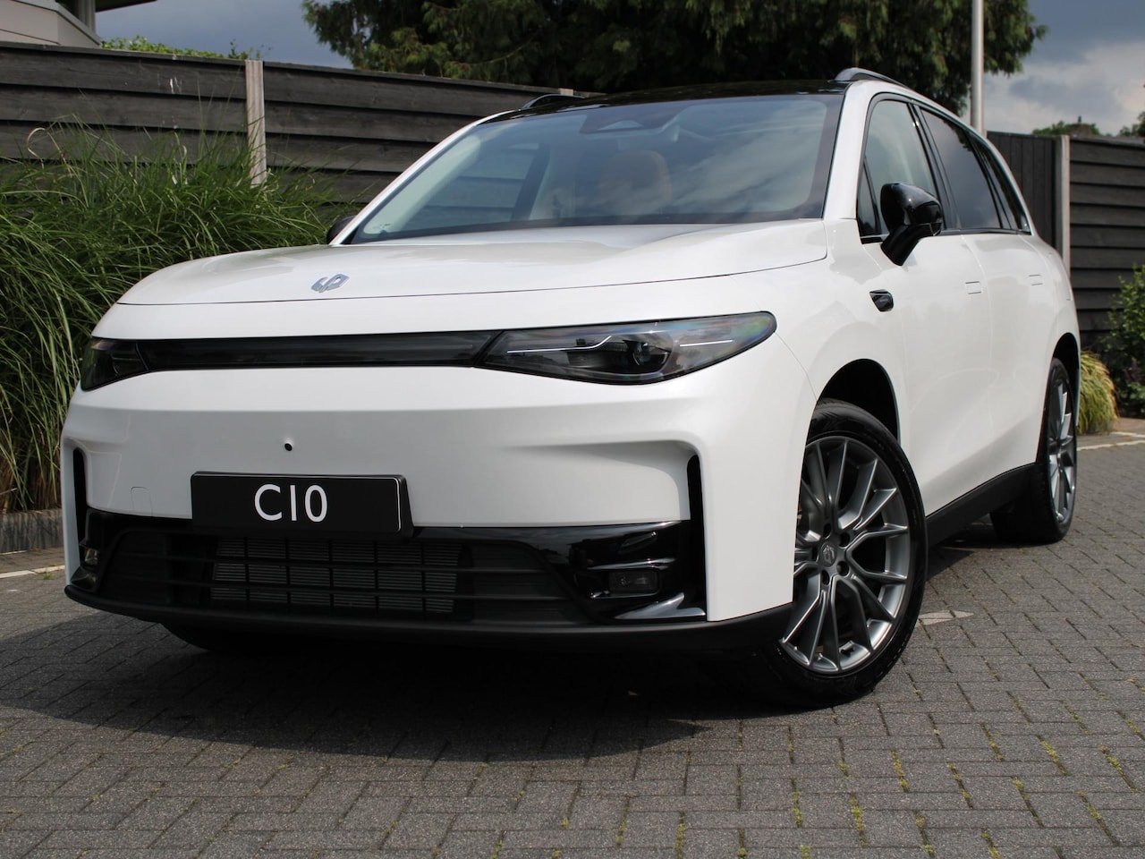 Leapmotor C10 - REEV Design 28.4 kWh 215PK Automaat Navigatie, Camera 360, Lichtmetalen velgen, Elektrisch - AutoWereld.nl