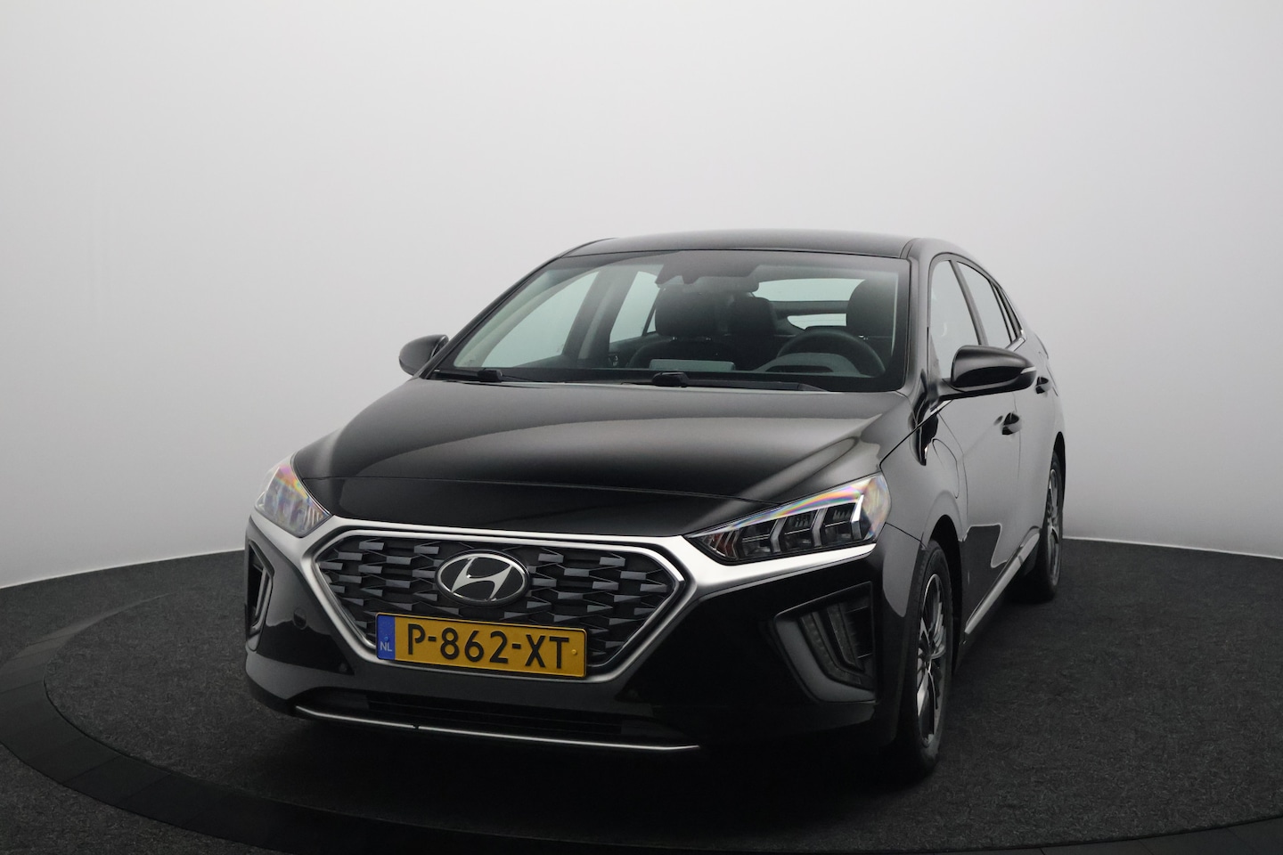 Hyundai IONIQ - 1.6 GDi PHEV Comfort | Navigatie | Carplay&Android | Camera - AutoWereld.nl