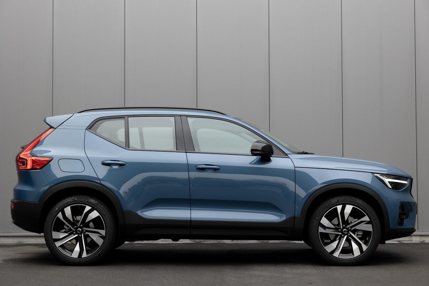 Volvo XC40 - B4 MY2026 SAMENSTELLEN EXTRA VOORDEEL - AutoWereld.nl