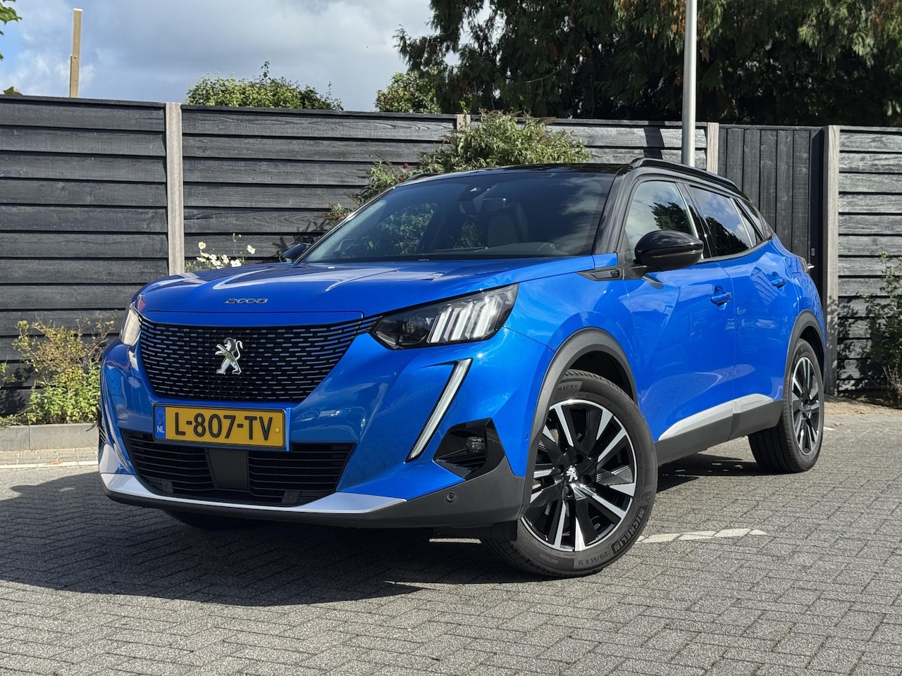 Peugeot e-2008 - GT Pack 50 kWh 136PK Automaat Inclusief batterijtest, Navigatie, Achteruitrijcamera, Keyle - AutoWereld.nl