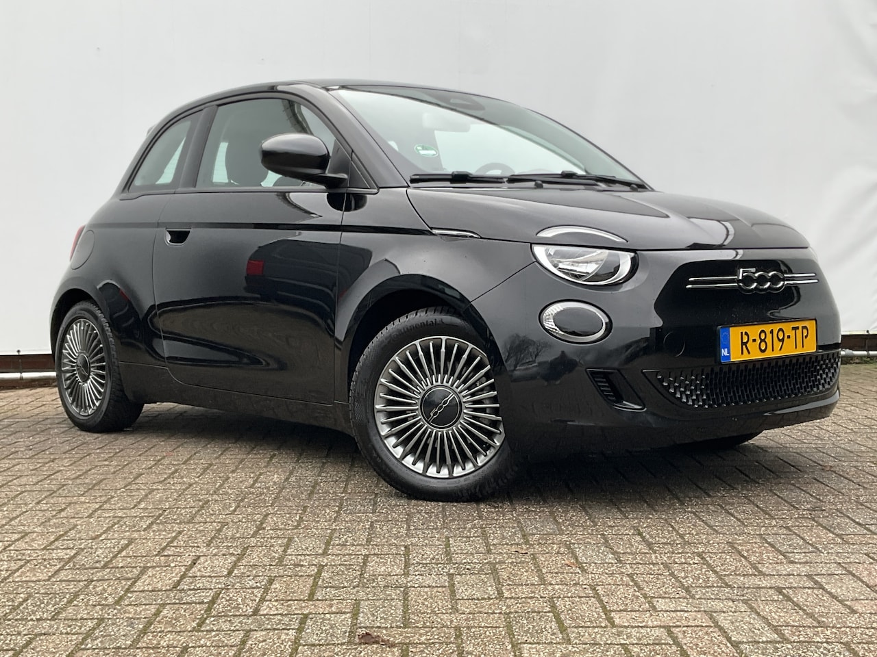 Fiat 500 - Icon 42 kWh SOH 93% Carplay Cruise Clima Led Digitaal NL-Auto Voll.Onderhouden! - AutoWereld.nl
