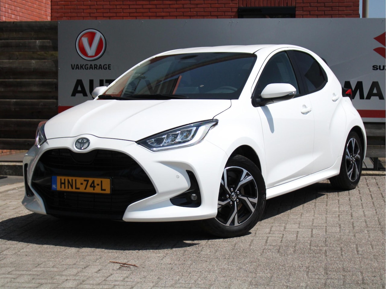 Toyota Yaris - 1.5 Hybrid 115 Teamplayer Achteruitrijcamera, Parkeersensoren voor en achter, Airco Automa - AutoWereld.nl