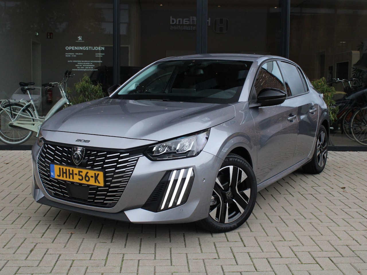 Peugeot 208 - 1.2 PureTech 100 Allure Navigatie, Camera Voor & Achter, Parkeersensoren, Apple Carplay, A - AutoWereld.nl