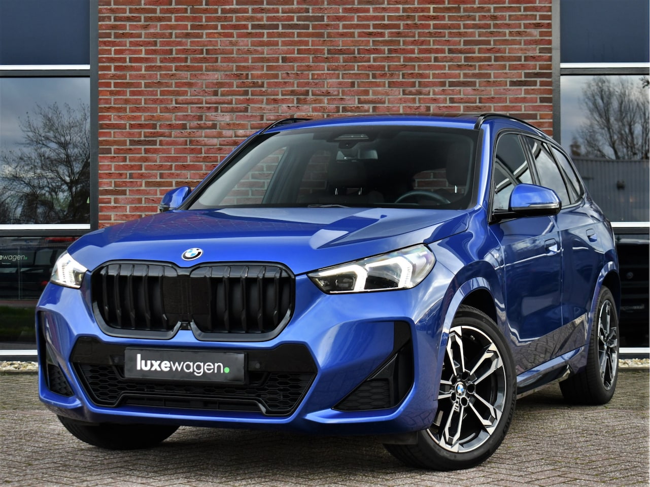 BMW X1 - sDrive20i 170pk M-Sport Pano ACC HUD 360 H/K 19inch El-zetels - AutoWereld.nl