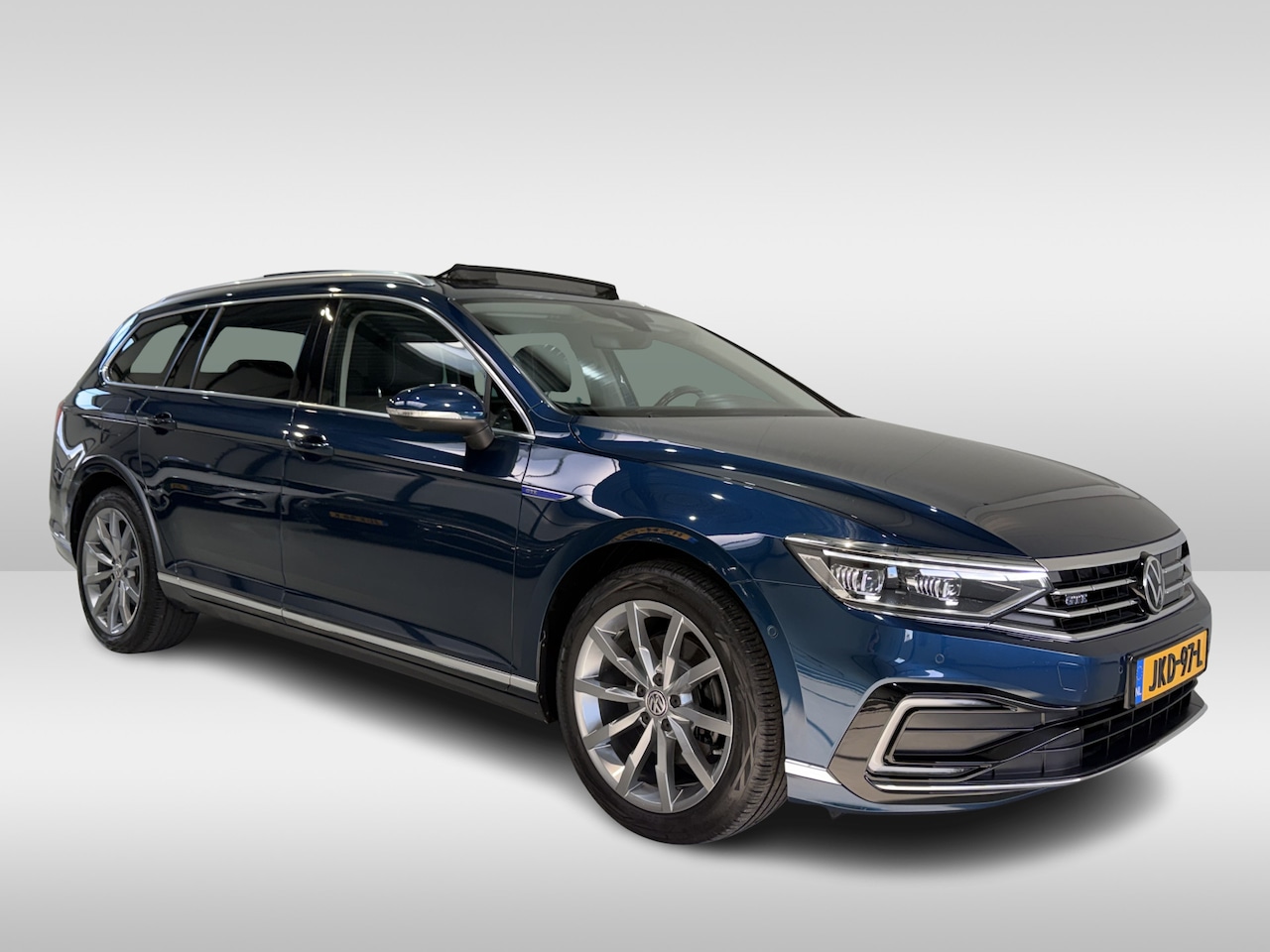 Volkswagen Passat Variant - 1.4 TSI PHEV 218pk GTE | Pano | Dynaudio | Trekhaak - AutoWereld.nl