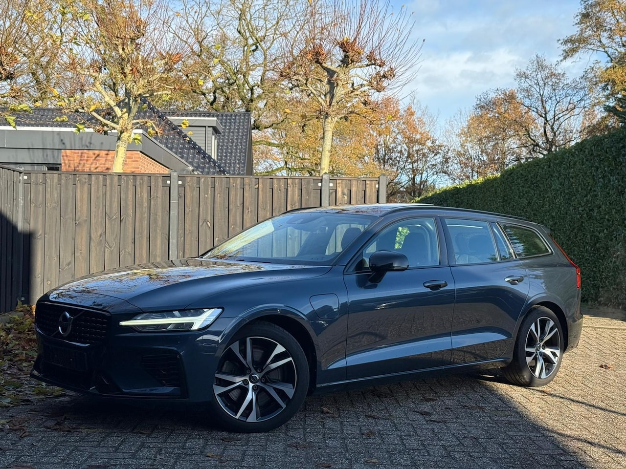 Volvo V60 - 2.0 T6 Recharge AWD Inscription PANO - H&K - STOELVERWARMING - PHEV - AutoWereld.nl