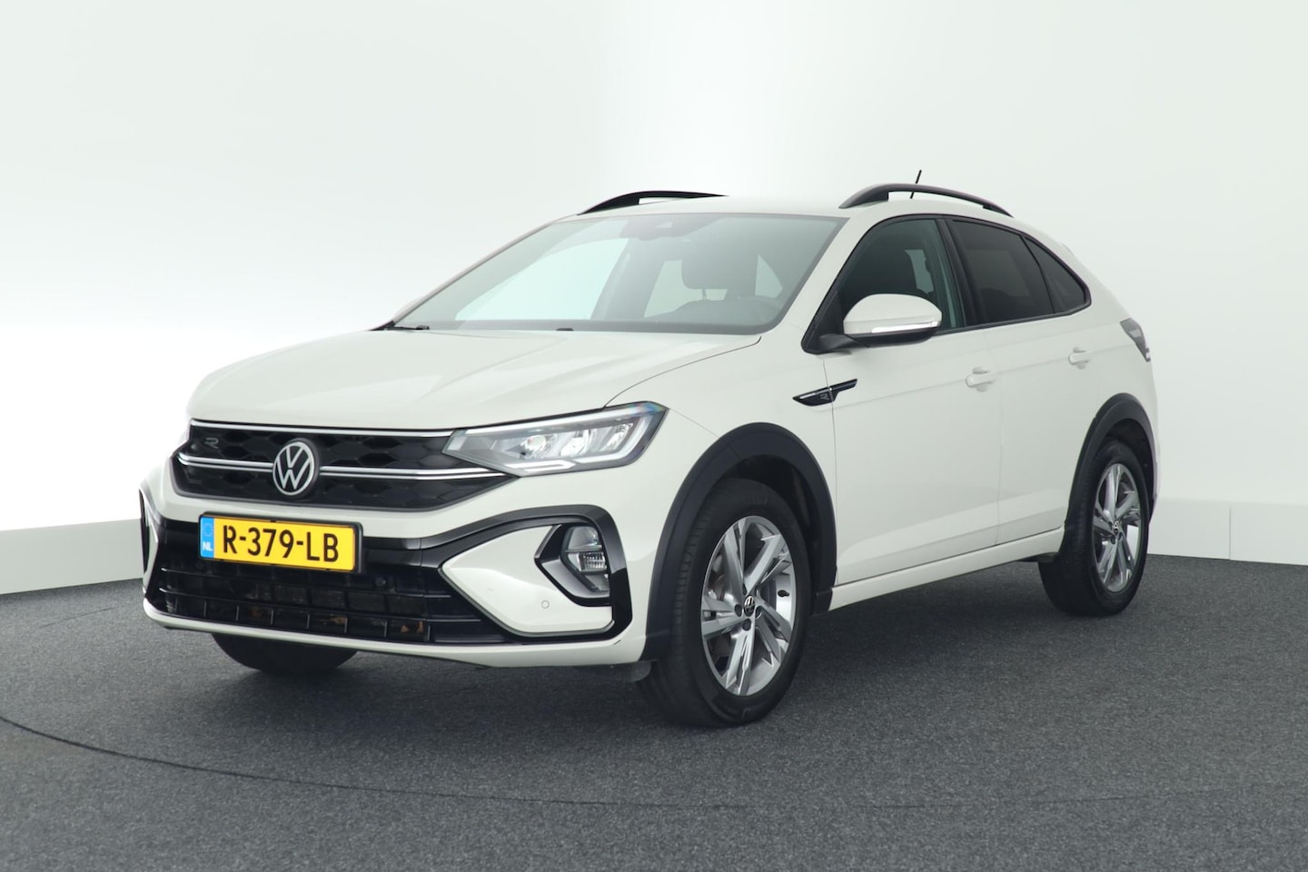 Volkswagen Taigo - 1.0 TSI 110pk 2x R-Line Trekhaak Virtual Cockpit Carplay - AutoWereld.nl