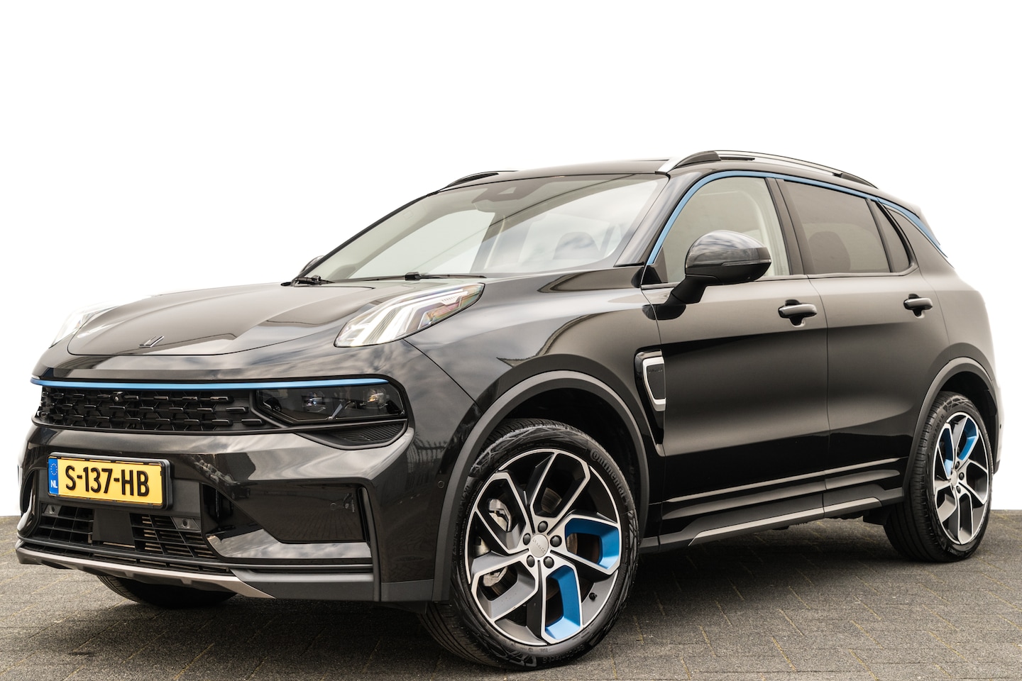 Lynk & Co 01 - 1.5 Plug-in Hybrid 262 Pk I Modeljaar 2023 I Panoramadak I 75 km Elektrisch I 360 Camera I - AutoWereld.nl