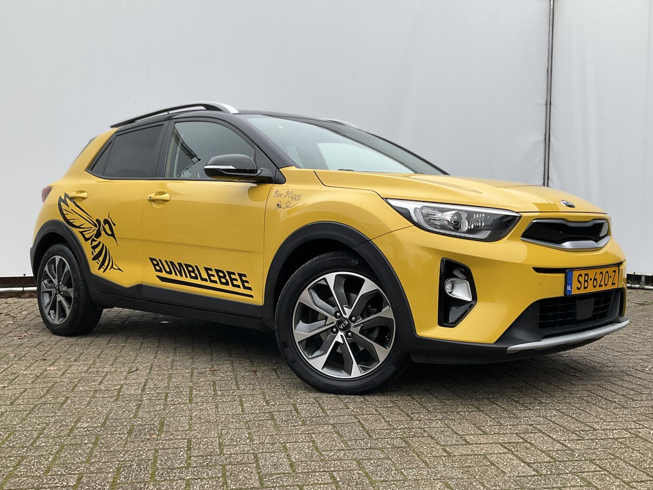 Kia Stonic - 1.0 T-GDi DynamicLine Navi Camera Trekhaak Carplay Keyless Yellow Star - AutoWereld.nl