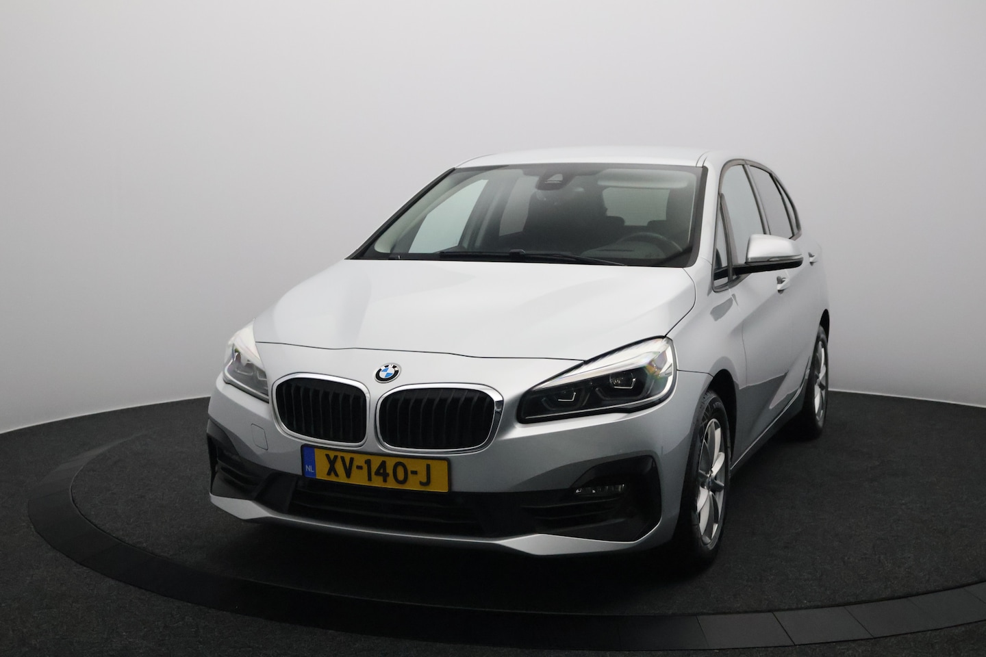 BMW 2-serie Active Tourer - 218i Executive Edition | Head-Up Display | Automaat | Led | Camera | Navigatie - AutoWereld.nl