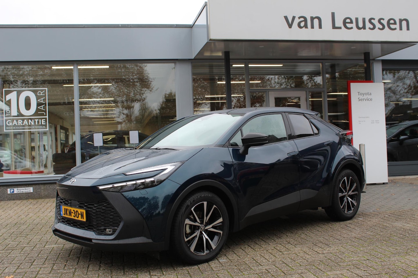 Toyota C-HR - 1.8 HYBRID 140 DYNAMIC BLIND-SPOT STOEL/STUURVERWARMING EL-ACHTERKLEP LED-PAKKET KEYLESS 1 - AutoWereld.nl