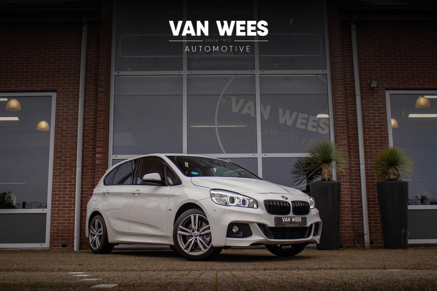 BMW 2-serie Active Tourer - 225xe iPerformance High Executive M-sport | M-pakket | NL auto | Harman Kardon | 18 inch | - AutoWereld.nl