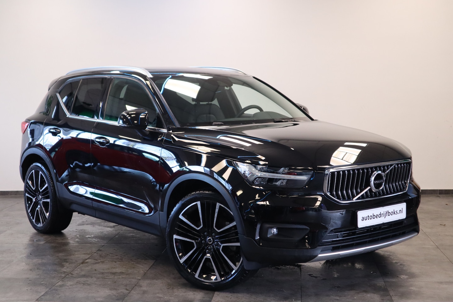 Volvo XC40 - 1.5 T5 Recharge Inscription Panoramadak Navigatie Leder Trekhaak - AutoWereld.nl