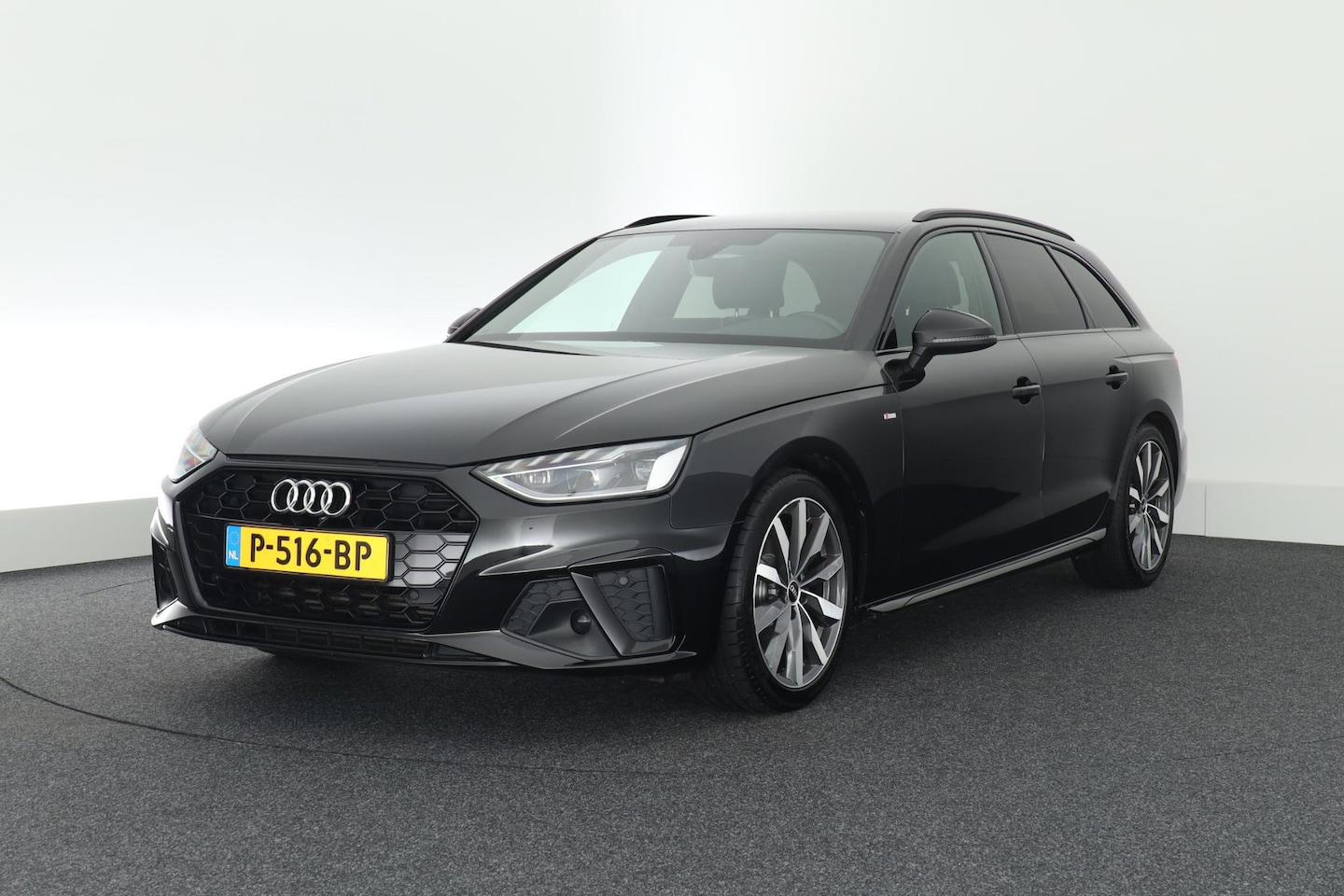 Audi A4 Avant - 35 TFSI 150pk S-Tronic 2x S-Line Competition Stoelverwarming Virtual Cockpit Navigatie - AutoWereld.nl