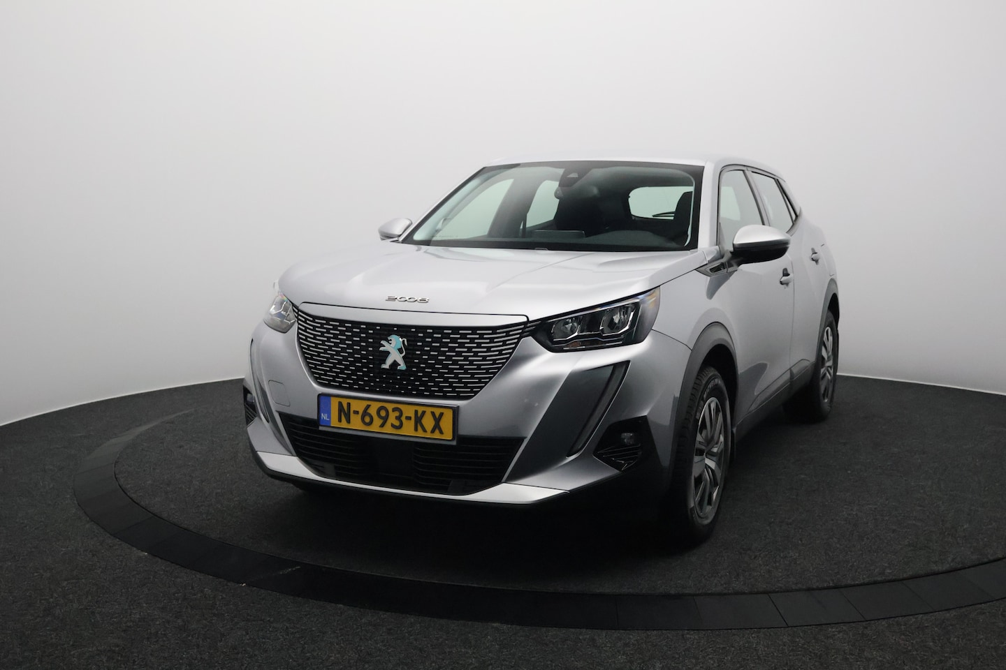 Peugeot e-2008 - EV Blue Lease Active 50 kWh 3-Fase SOH 92,9% | Trekhaak | Navigatie | Camera | Carplay&And - AutoWereld.nl