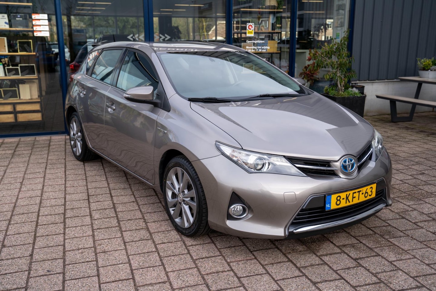 Toyota Auris - 1.8 Hybrid Dynamic|Prijs rijklaar incl 12 mnd garantie|Trekhaak Camera Clima Cruise - AutoWereld.nl