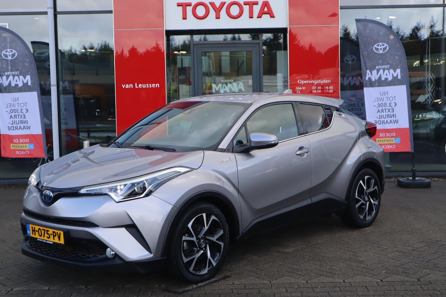 Toyota C-HR - 1.8 HYBRID DYNAMIC STOELVERW. AD-CRUISE NAVI KEYLESS PARK-SENSOREN CAMERA NL-AUTO - AutoWereld.nl