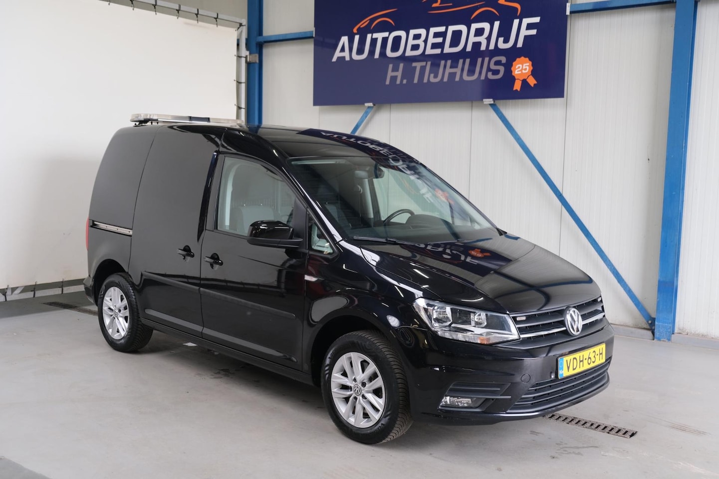 Volkswagen Caddy - 2.0 TDI L1H1 BMT Highline Automaat - N.A.P. Airco, Cruise, PDC, Trekhaak. - AutoWereld.nl