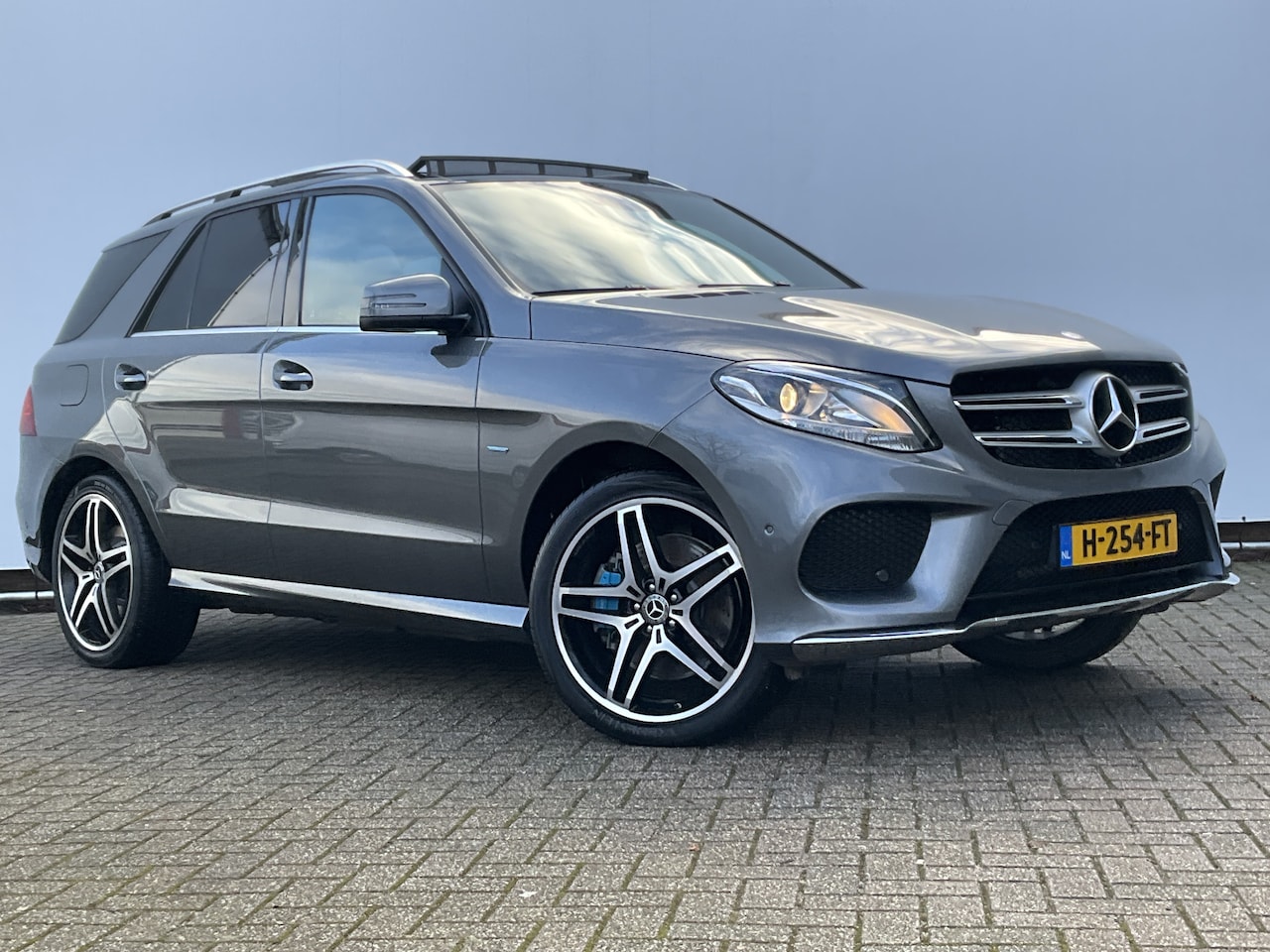 Mercedes-Benz GLE-Klasse - 500 e 4MATIC AMG Dealer-OH Pano/Schuif-dak Trekh 21-Inch Harman/Kardon! - AutoWereld.nl