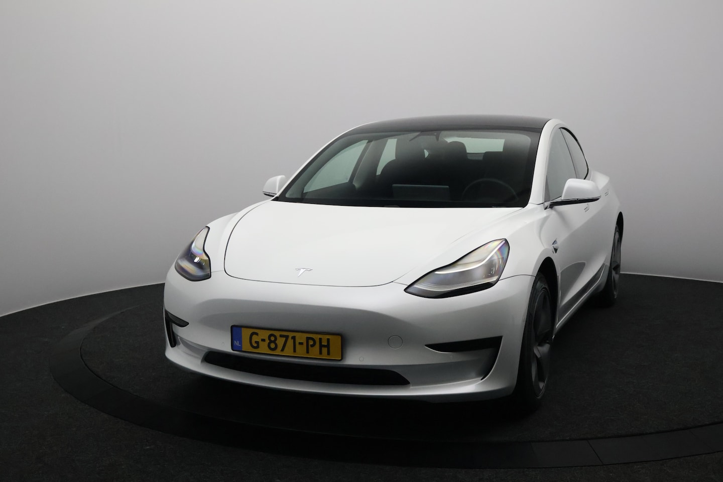 Tesla Model 3 - Standard RWD Plus 60 kWh SOH 96,1% | 13000KM NL Auto | Parelmoer Wit - AutoWereld.nl