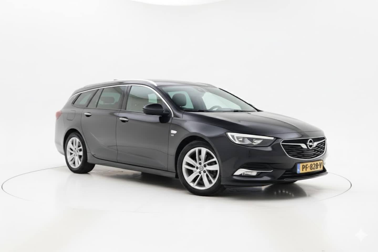 Opel Insignia Sports Tourer - 1.5 T | Geen import | OPC | Schuifdak | Trekhaak - AutoWereld.nl