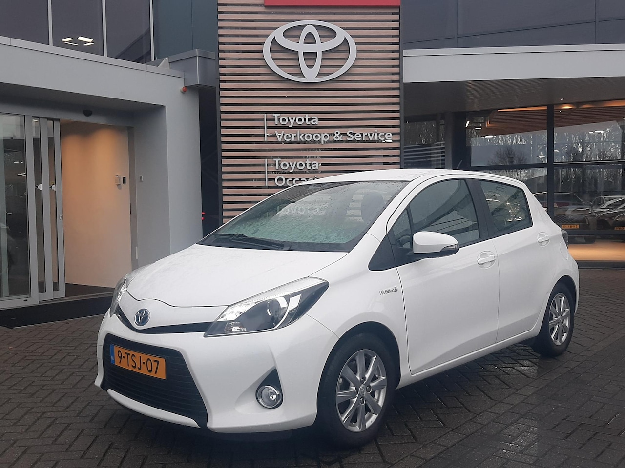 Toyota Yaris - 1.5 HYBRID ASPIRATION TREKHAAK NAVI LM-VELGEN HANDSFREE-BELLEN CAMERA - AutoWereld.nl