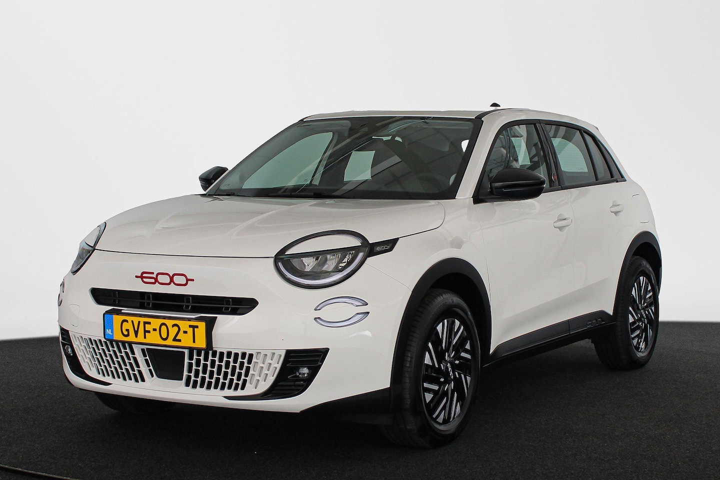 Fiat 600 - 600e RED 54 kWh SOH 96% Apple Carplay Climate Control - AutoWereld.nl