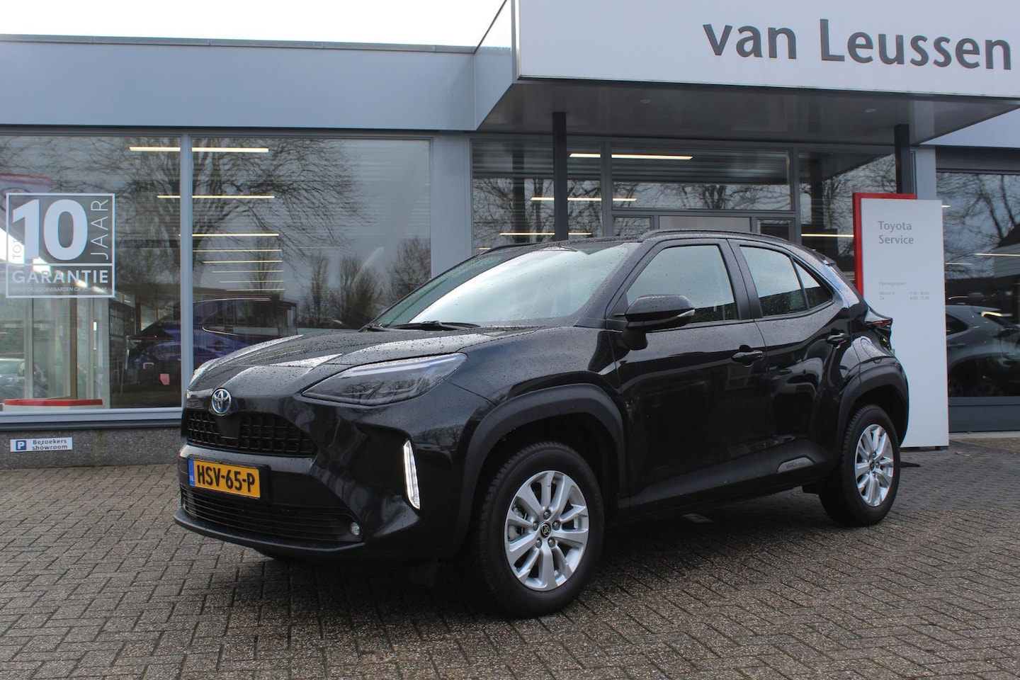 Toyota Yaris Cross - 1.5 Hybrid 4S BANDEN KEYLESS STUUR/STOEL&WISSERVERW. EL-A.KLEP HEAD-UP DISPLAY - AutoWereld.nl