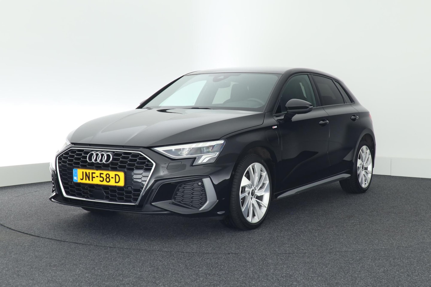 Audi A3 Sportback - 40 TFSI e 204pk 2x S-Line Trekhaak Camera Keyless Head-Up Stoelverwarming Virtual Cockpit - AutoWereld.nl