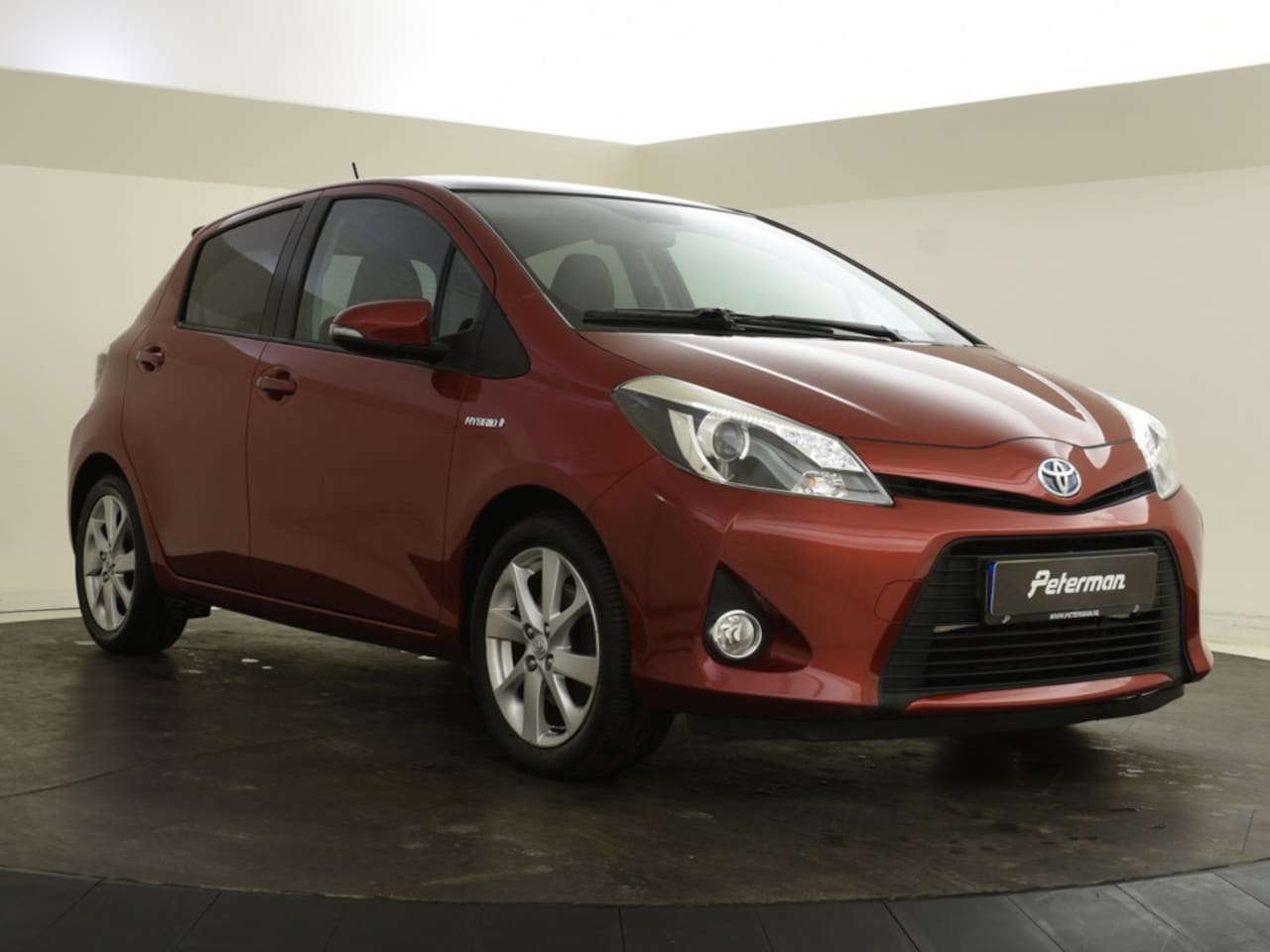 Toyota Yaris - 1.5 Full Hybrid Dynamic | Fietsendragerbeugel | Navigatie | Pano - AutoWereld.nl