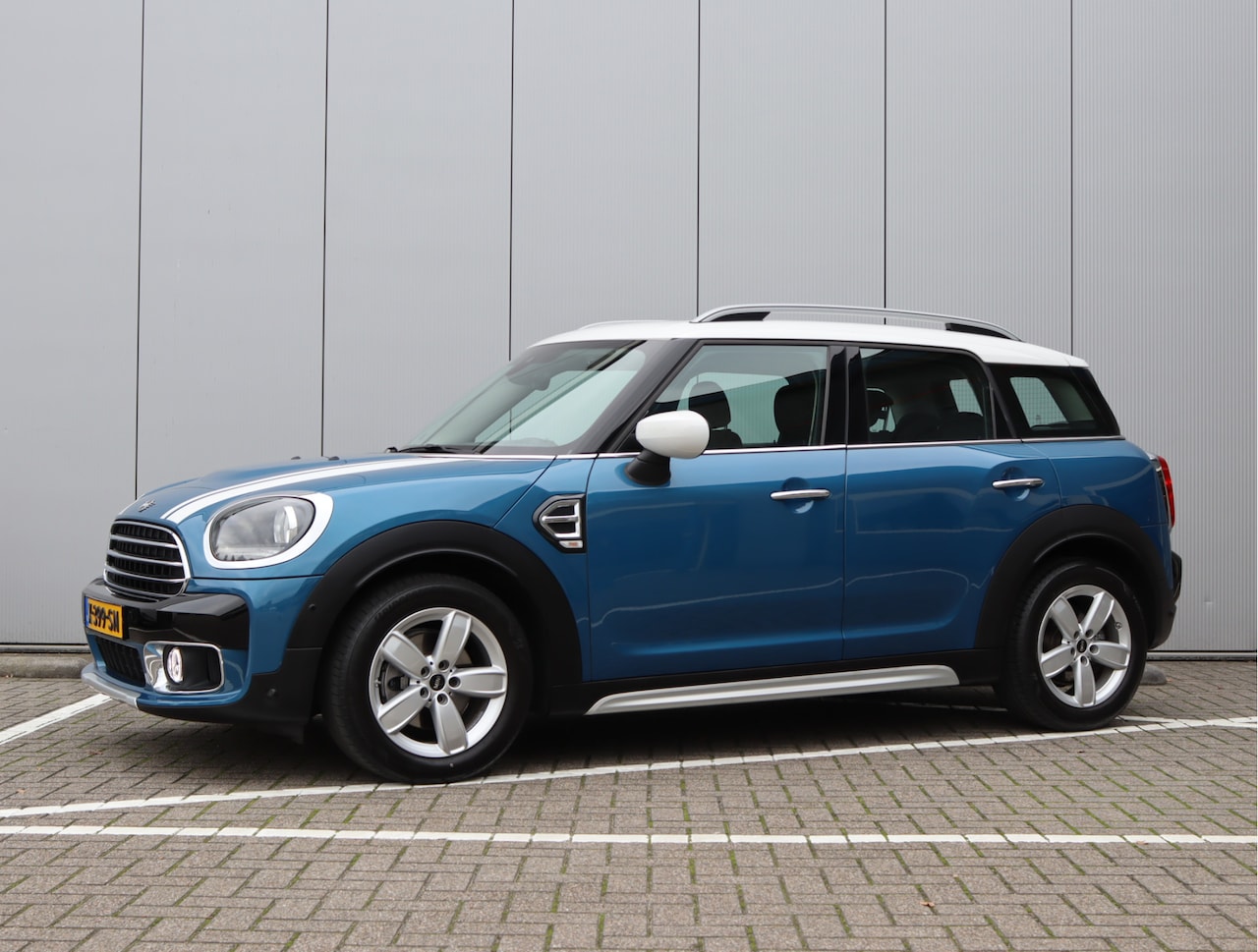 MINI Countryman - 1.5 Cooper | Navigatie | Harman/Kardon | Stoelverwarming | 17" - AutoWereld.nl
