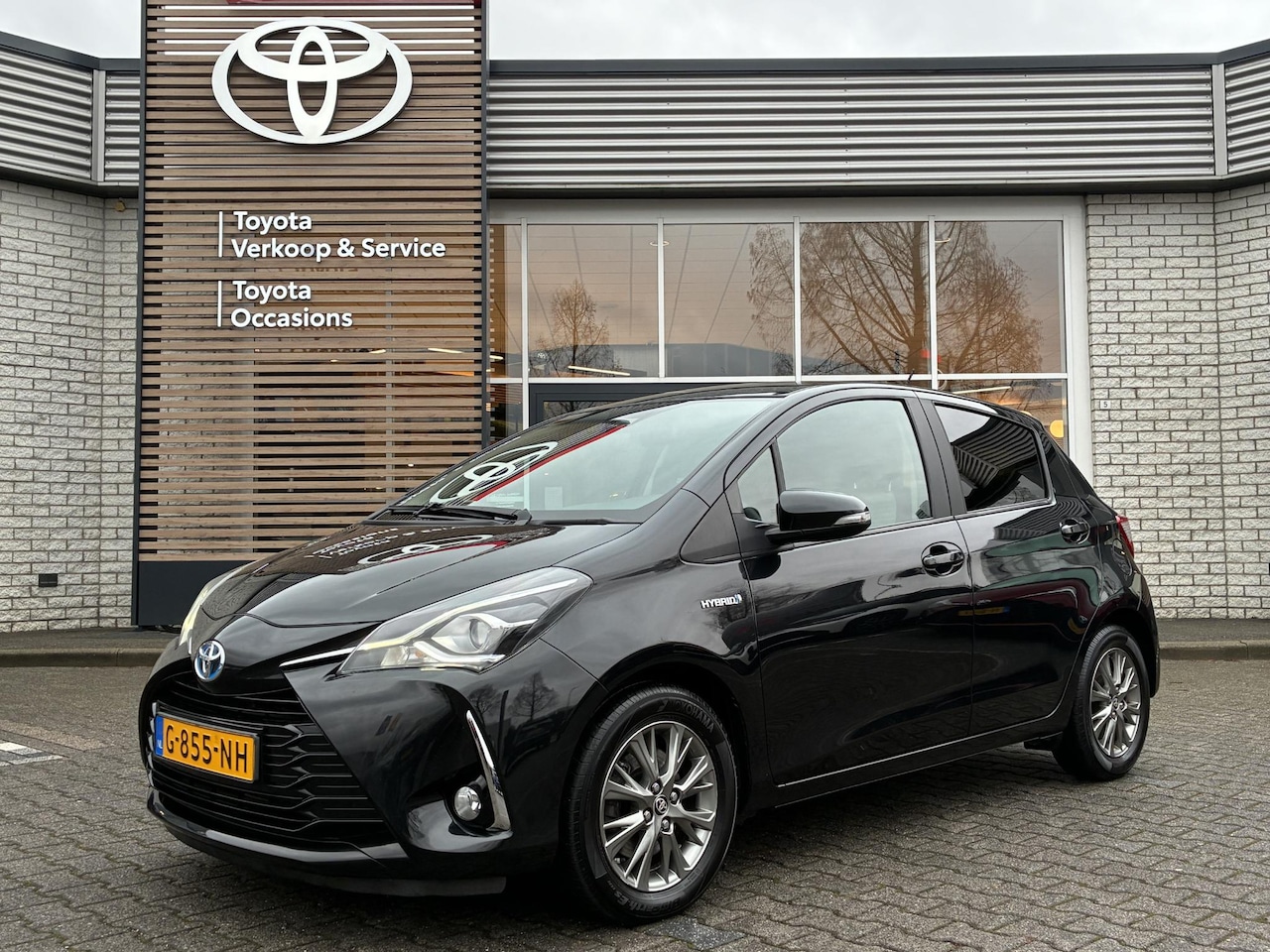 Toyota Yaris - 1.5 HYBRID DYNAMIC NAVI KEYLESS 15'' LM-VELGEN CLIMA CRUISE CAMERA BLUETOOTH NL-AUTO 1E-EI - AutoWereld.nl