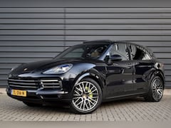 Porsche Cayenne - 3.0 E-Hybrid 462pk Sport Chrono | Pano | Trekhaak | 360 Camera | Bose | Stuurverwarming |