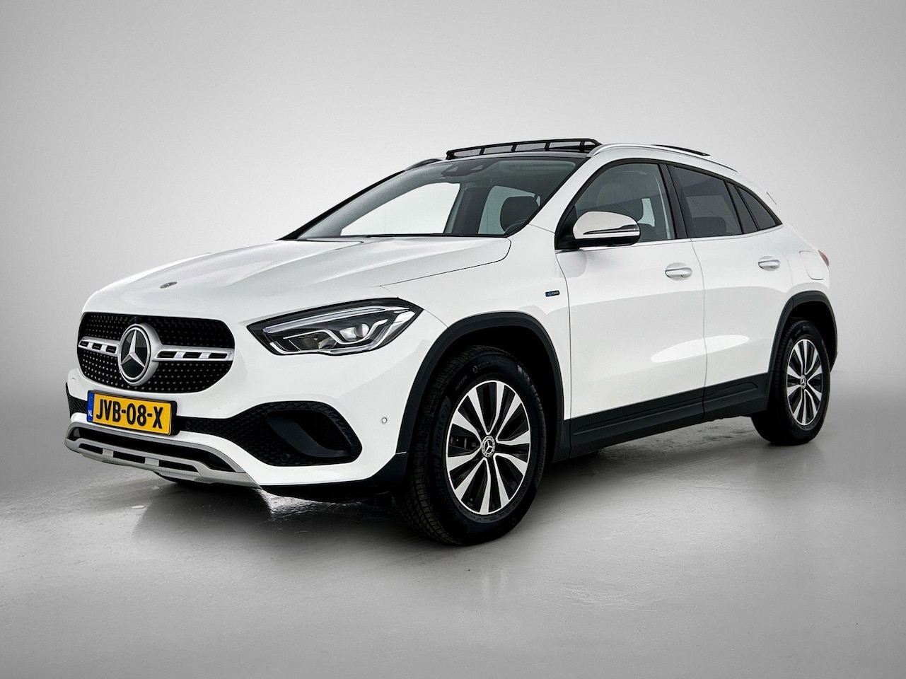 Mercedes-Benz GLA-Klasse - 250 e Plug-In 218PK 360° CAMERA | PANORAMADAK | WIDESCREEN - AutoWereld.nl