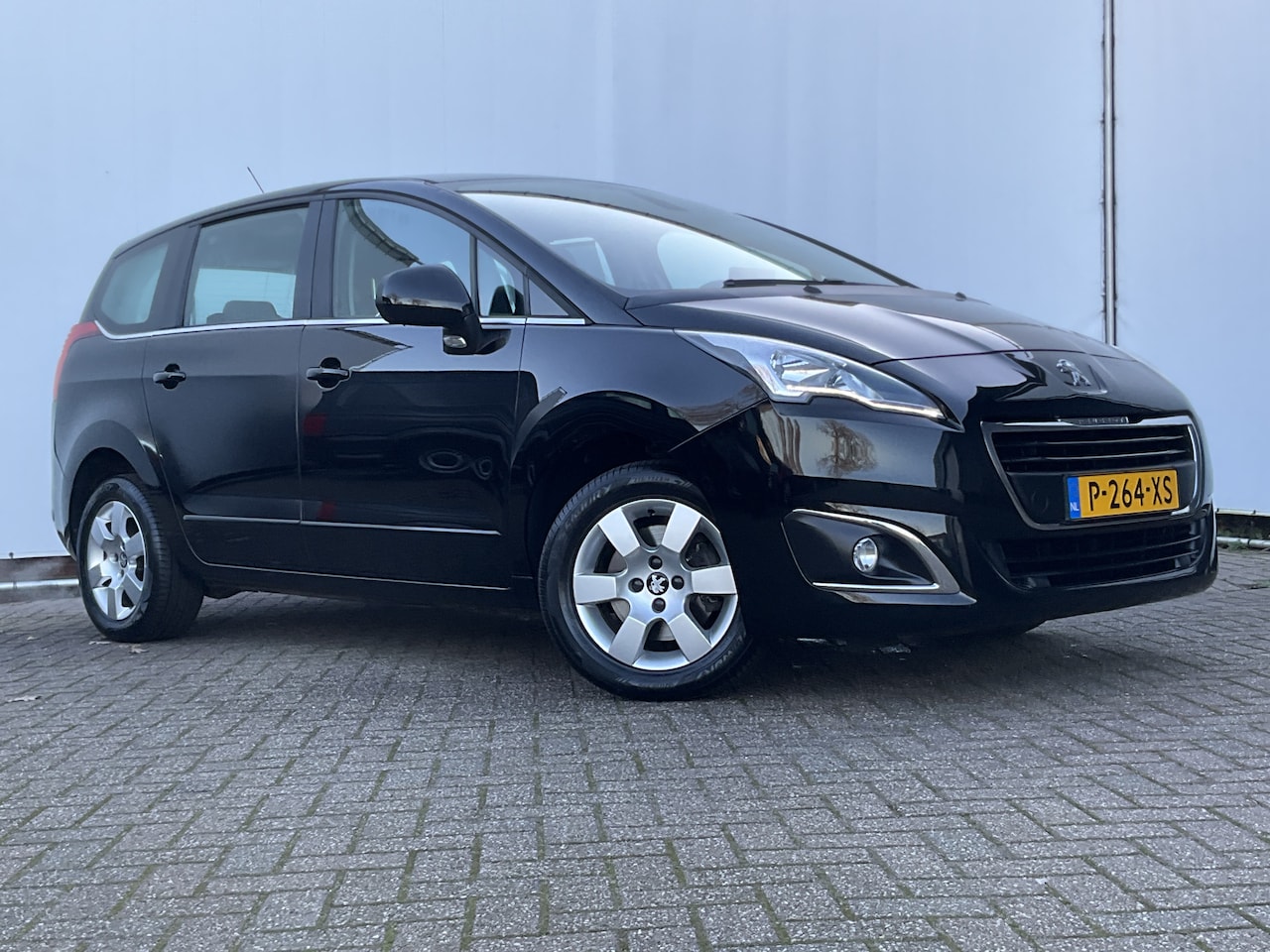 Peugeot 5008 - 7-Pers 1.2 PureTech Style 7p. Trekhaak Navi/Cam Cruise Stoelverwarming - AutoWereld.nl