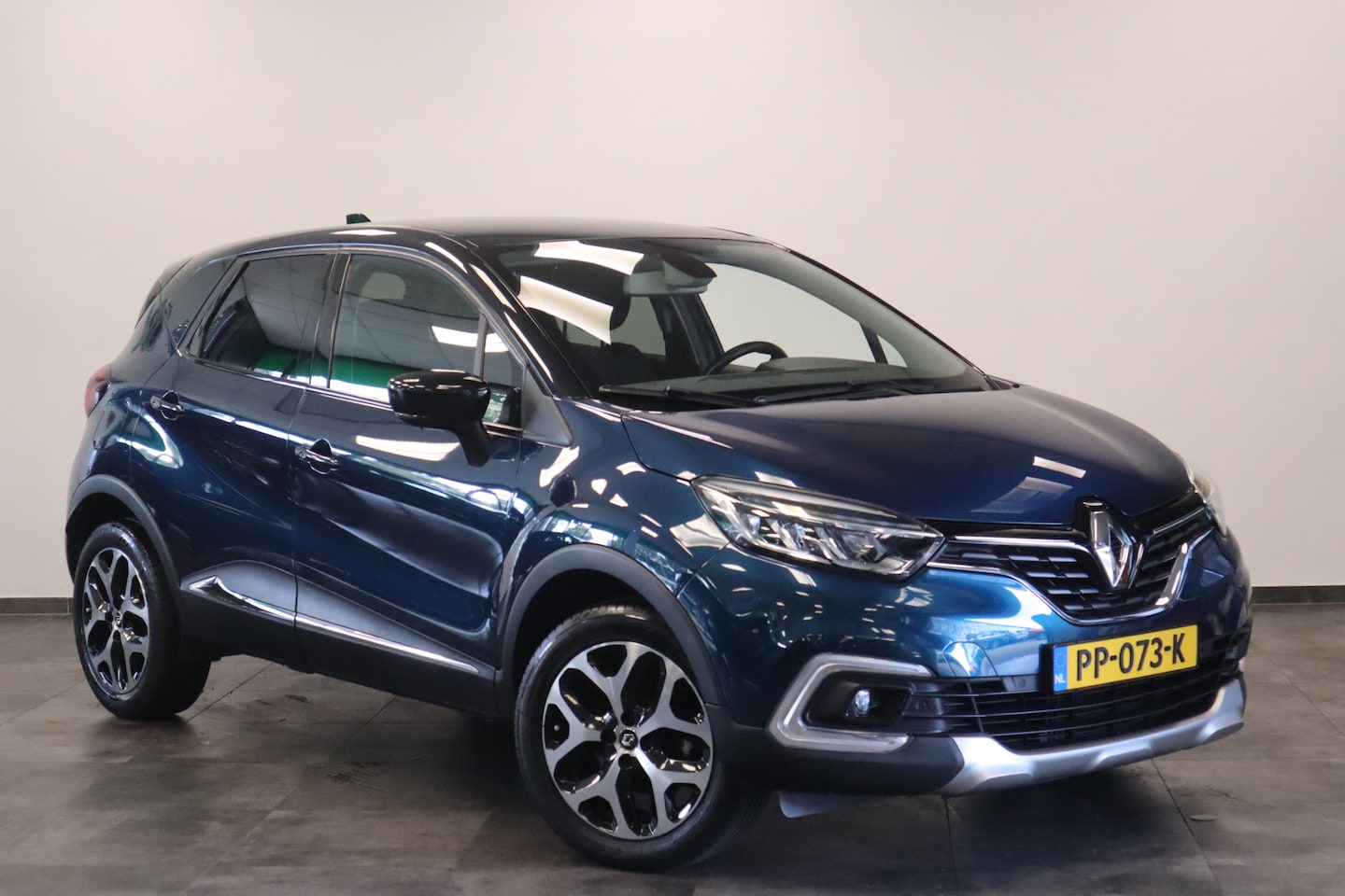 Renault Captur - 1.2 TCe Intens Parkeerhulp Camera Elec ramen + spiegels Privacy glass - AutoWereld.nl
