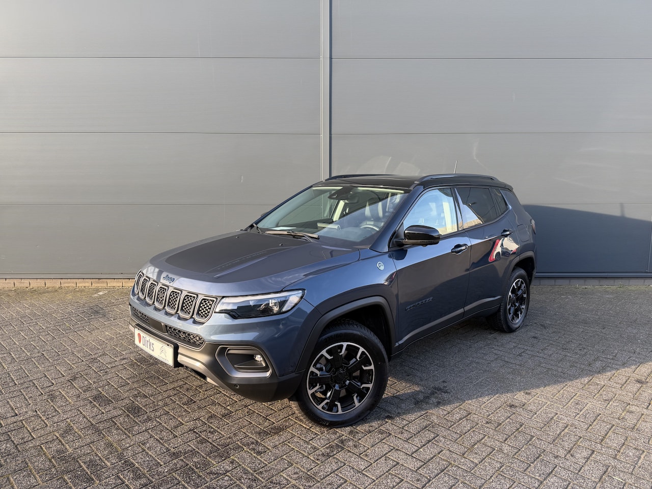 Jeep Compass - 4xe 240 Plug-in Trailhawk (Elektrisch Schuifdak - Elektrische klep - 360gr camera - Leder - AutoWereld.nl