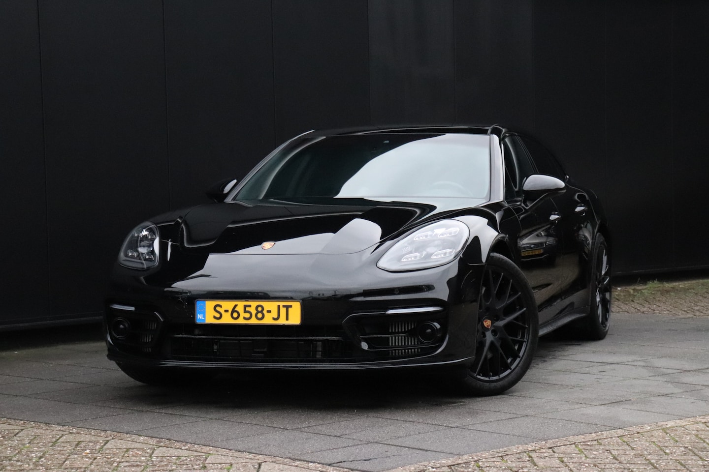 Porsche Panamera Sport Turismo - 2.9 4 E-Hybrid Platinum Edition | BOSE | PANO-DAK | LUCHTVERING | LEDER | SOFT-CLOSE | MEM - AutoWereld.nl