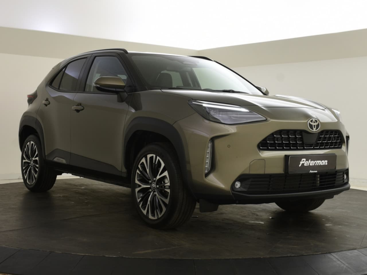 Toyota Yaris Cross - 1.5 Hybrid 130 Executive | PDC V+A | 1/2 leder | BSM Blindspot - AutoWereld.nl