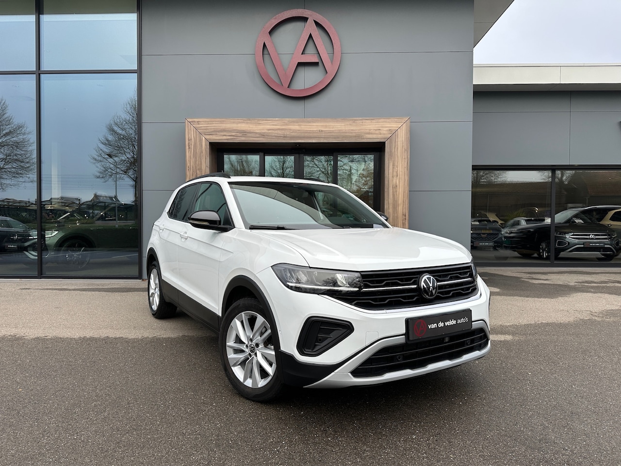 Volkswagen T-Cross - 1.0 TSI DSG 116pk GOAL | Trekhaak | Navi | Led | 4-season | Dode hoek | Carplay | Stoelver - AutoWereld.nl