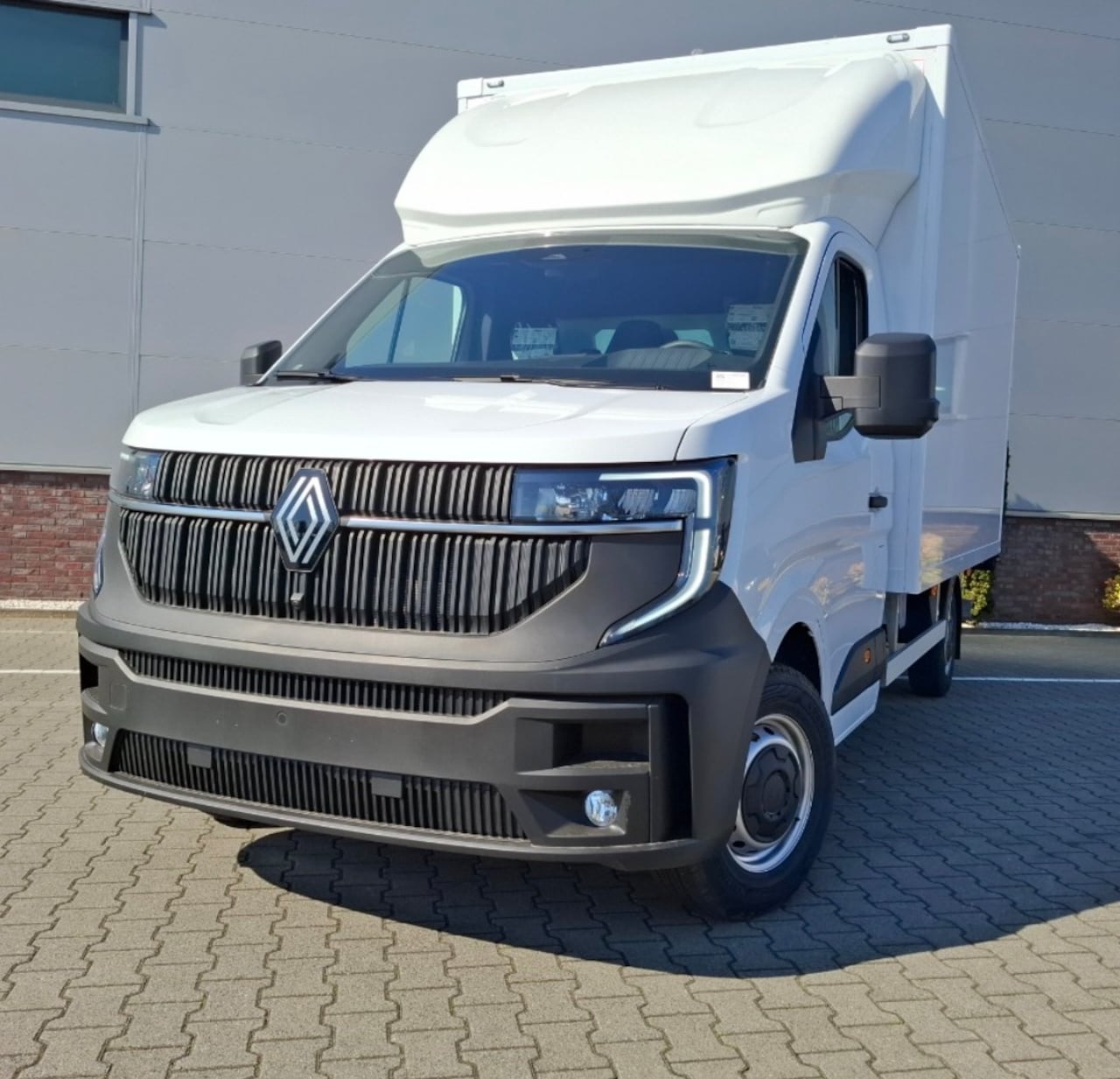 Renault Master - T35 2.0 dCi 150 L3H1 Advance Bakwagen Carplay / El. achterklep / Airco / All season - AutoWereld.nl