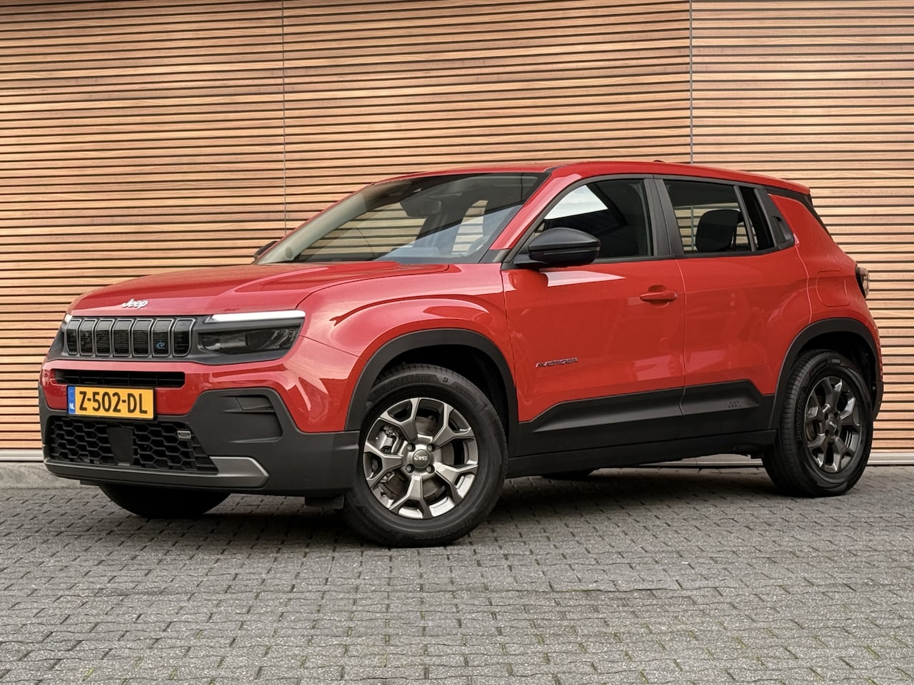 Jeep Avenger - Longitude 54 kWh Parkeerhulp / Carplay / Lm velgen - AutoWereld.nl